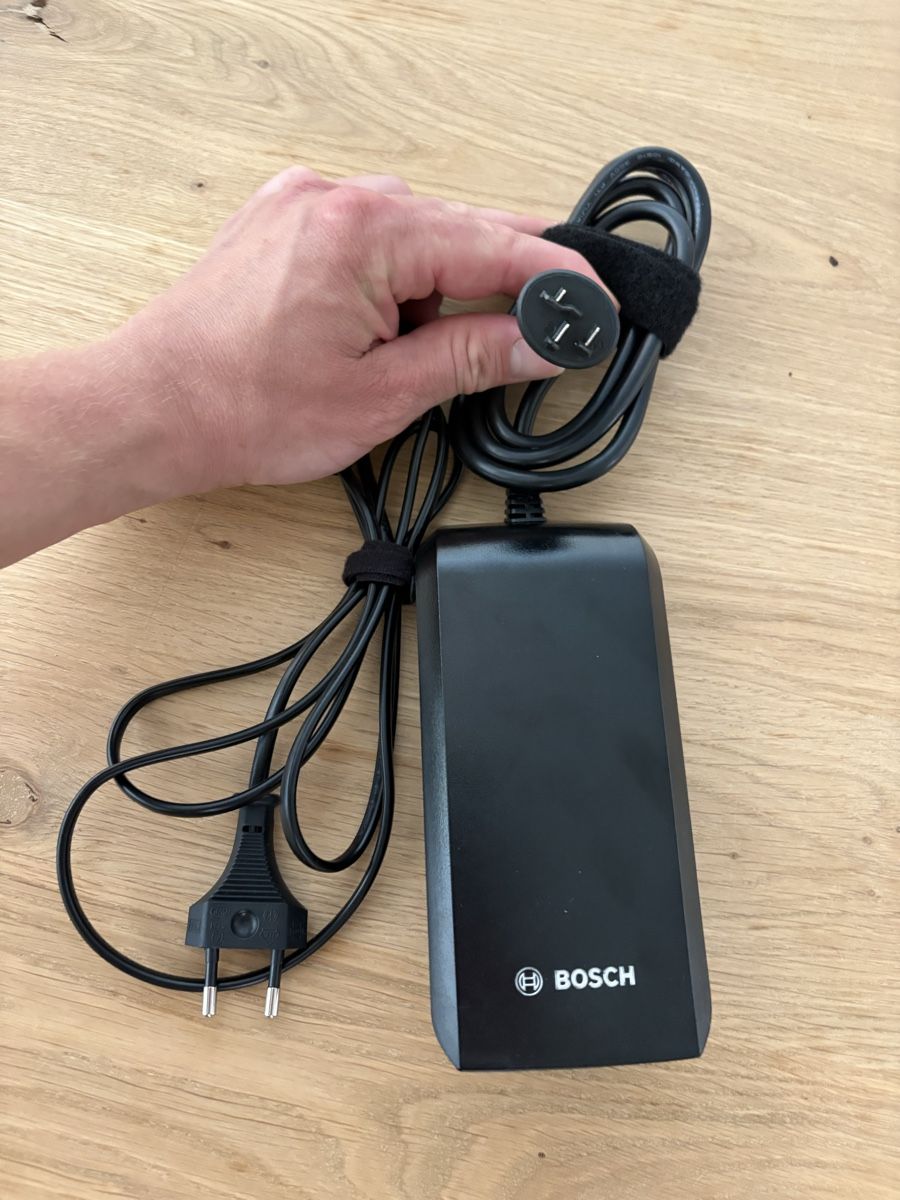 Bosch Ladegeräte: Bosch BCS 230 Ladegerät  – Gebraucht aus Bern von Christoph2233