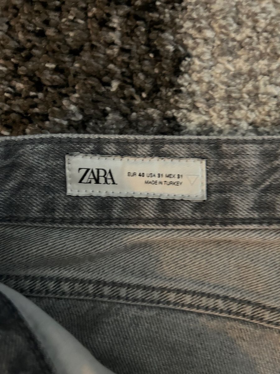 Jeans: Zara flared Jeans Grau, Gr. 40, Neuwertig – Nuovo (secondo la descrizione) da Zollikofen venduto da Metrooo 1