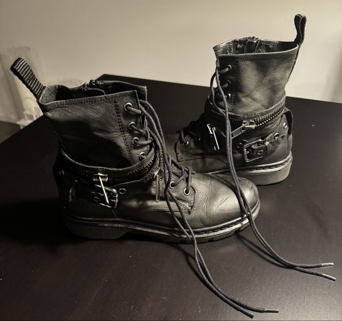 Scarpe da donna: Lederstiefel schwarz Gr. 39 – Usato da Zürich venduto da Jen10 6