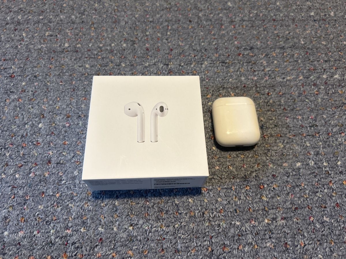 Apple Kopfhörer: Airpods – Neu (gemäss Beschreibung) aus Oberwil (Dägerlen) von Pascal17