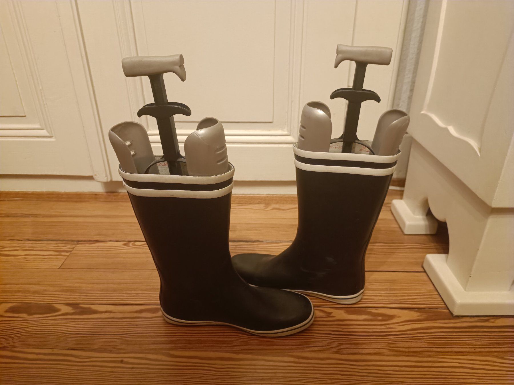 Sonstige Kleidung & Accessoires: Stiefelspanner / Embauchoir à bottes – Gebraucht aus Genève von Mercedest7 2