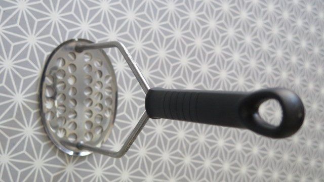 Küchengeräte: Brei- Kartoffel- Stampfer – Neu (gemäss Beschreibung) aus Bubikon von Masoala