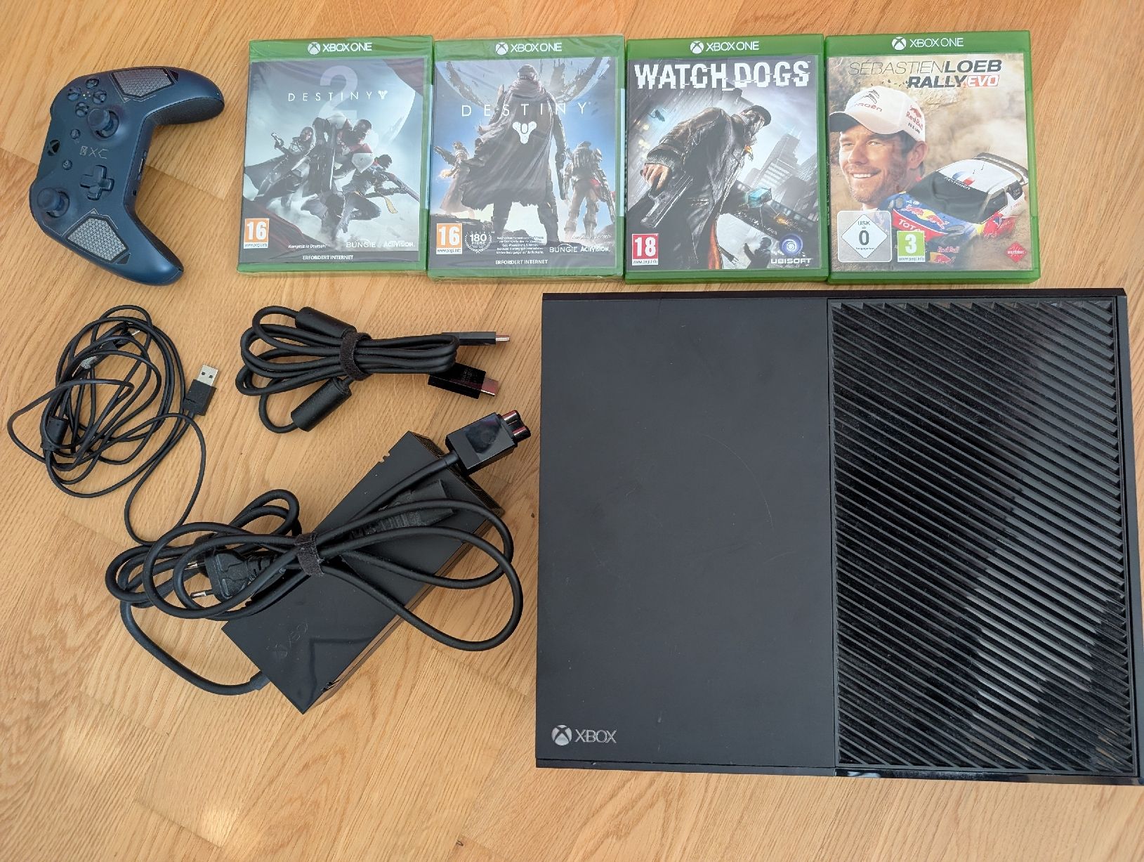 Microsoft Console: XBox One Konsole mit Controller und Spielen – Usato da Chur venduto da Eroberer