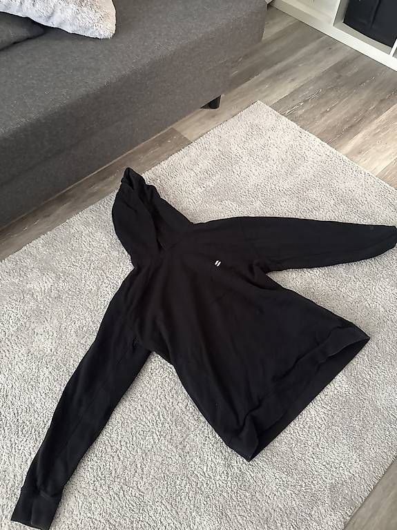 Pullover & Sweatshirts: Superdry Hoodie – Gebraucht aus Möriken AG von nil_hmm8