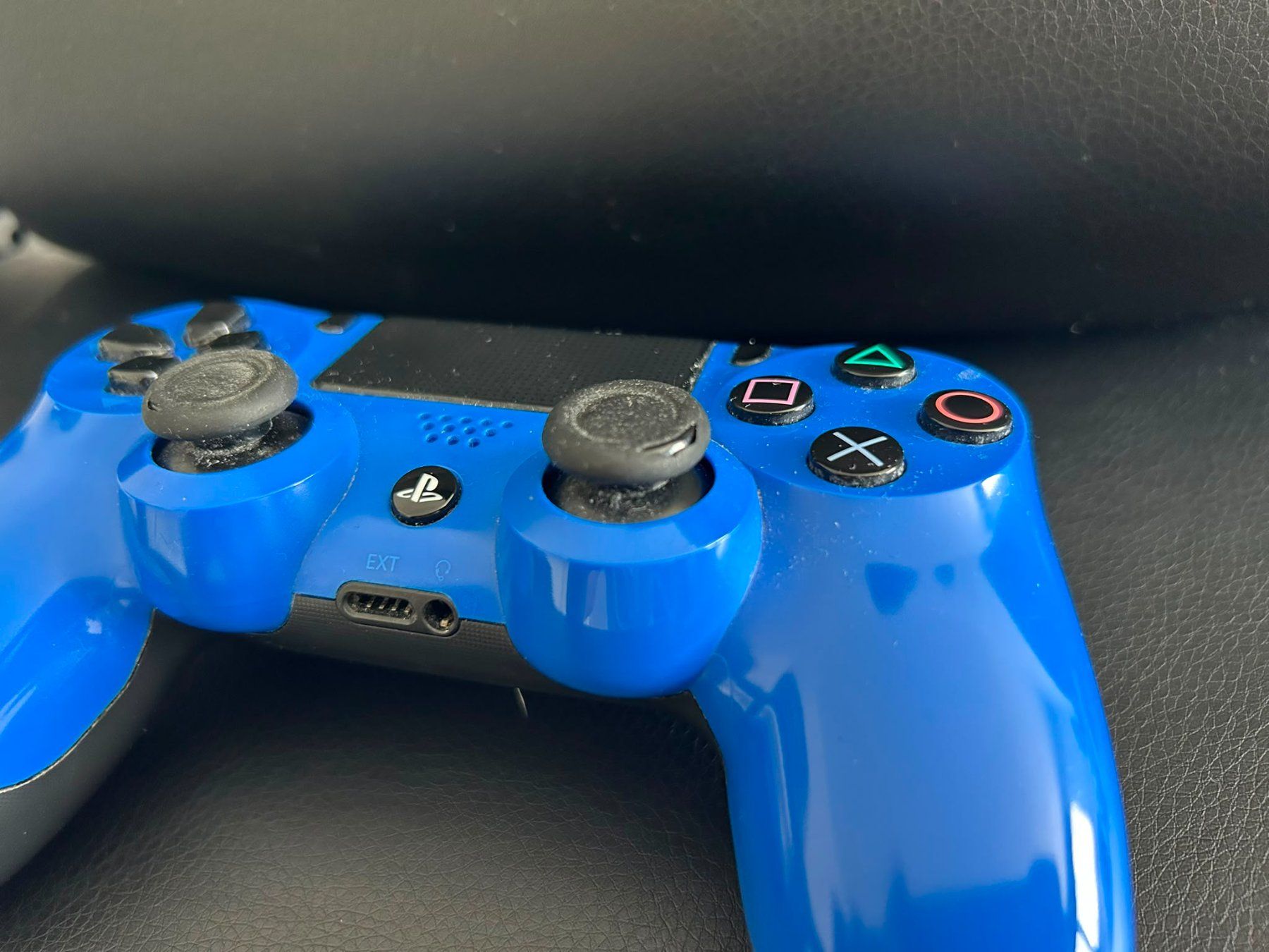 Sony Controller: PS 4 Controller – Usato da Madetswil venduto da Luck_4_Ever 1