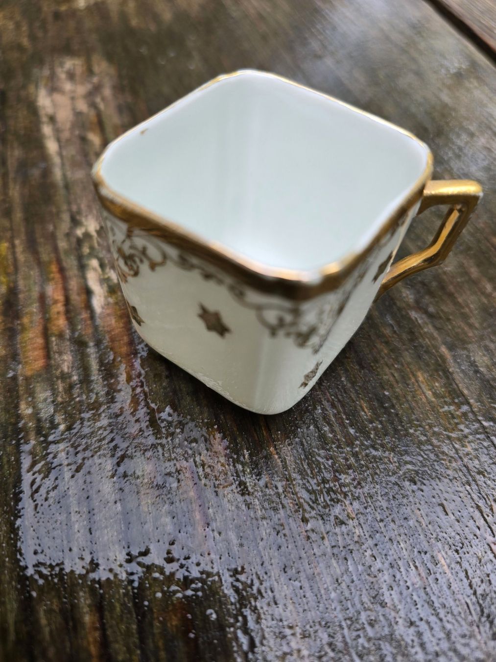 Tassen: Retro Espressotasse mit Goldrand, eckig, Vintage Style – Gebraucht aus Romanshorn von Rachacha 1