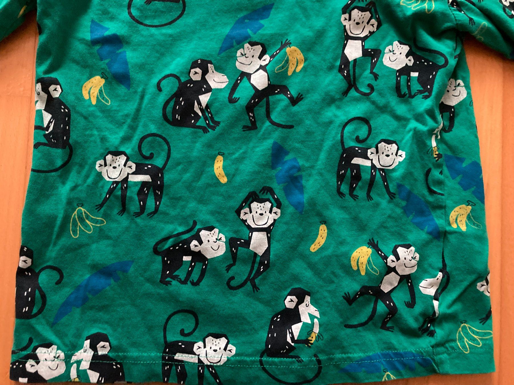 Pyjamas: Pyjama Oberteil mit Affen-Motiven – D'occasion à Muttenz par Juvenile33 1