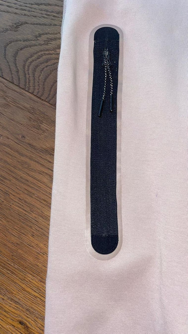 Nike Pantaloni: Nike Tech Fleece Hose Beige XS – Usato da Wädenswil venduto da Bargy 5