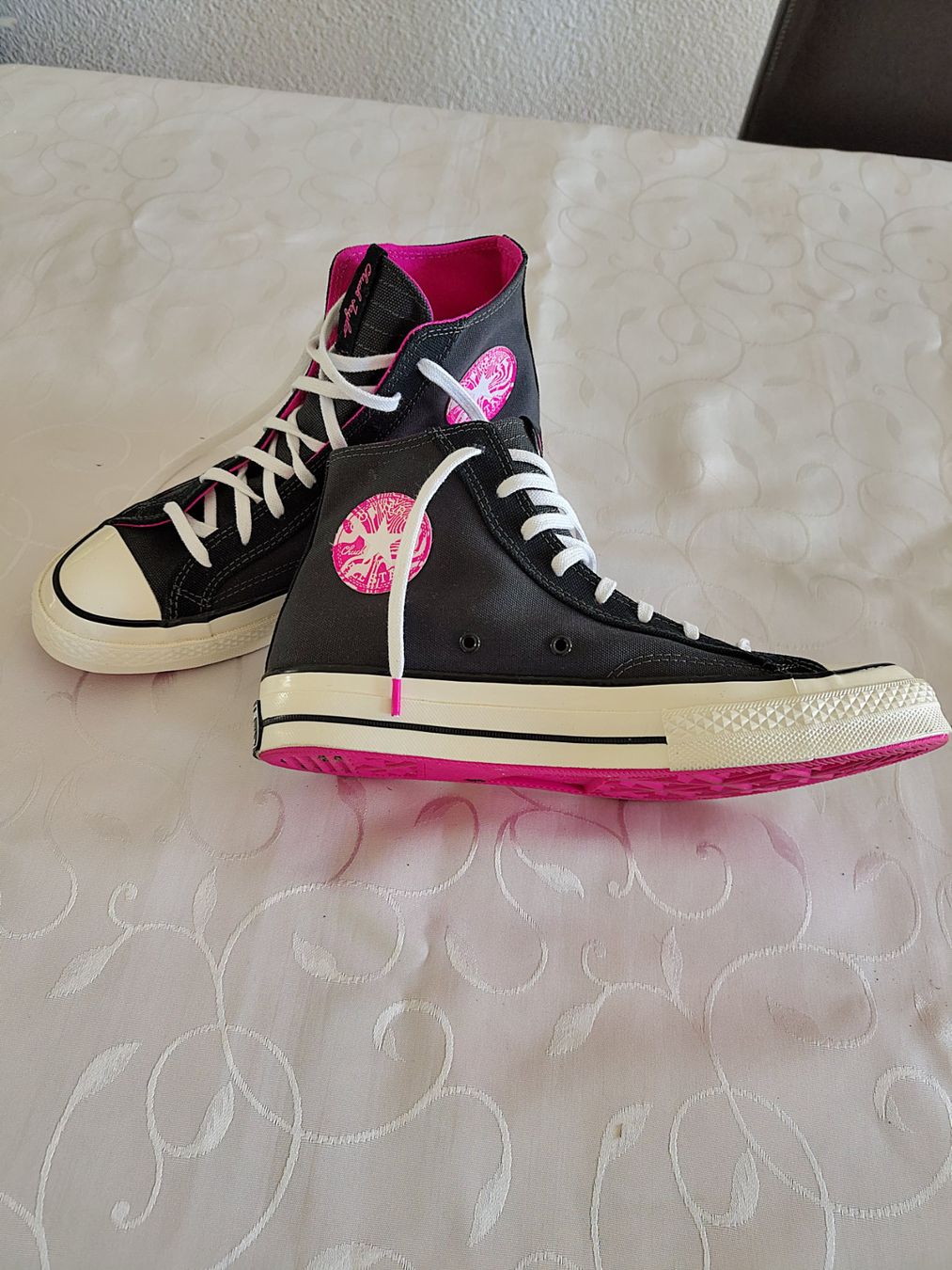 Converse Scarpe da donna: fast neue original Converse schwarz-pink Gr. 42 – Usato da Brüttisellen venduto da kikaninchen79 1