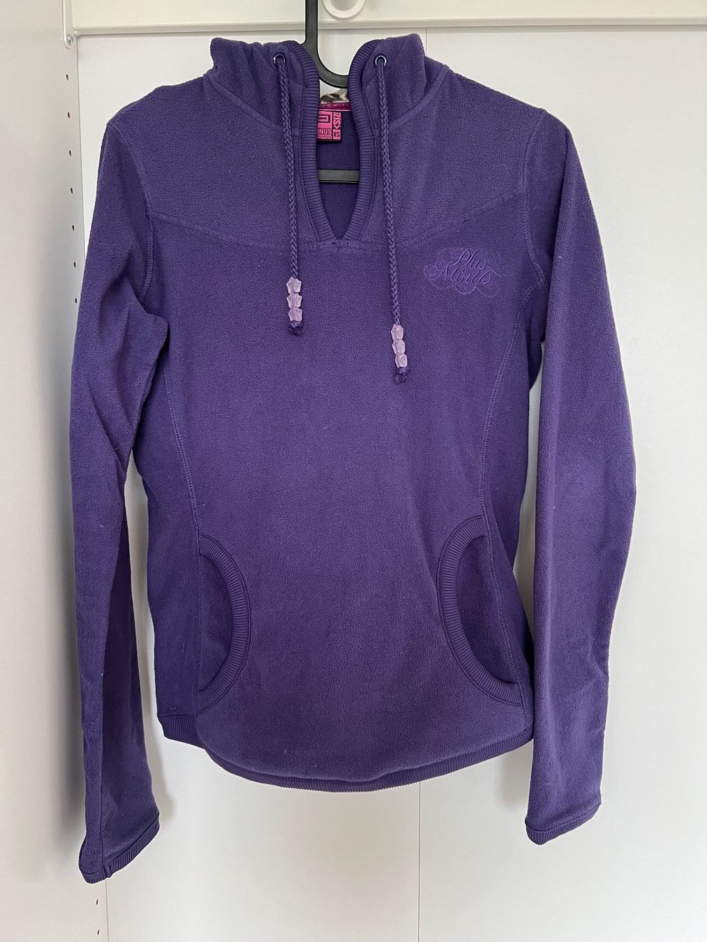 Chiemsee Pullover & Sweatshirts: Chiemsee - Micro Fleece Pullover mit Kapuze mulberry purple – Gebraucht aus Büetigen von Jabo