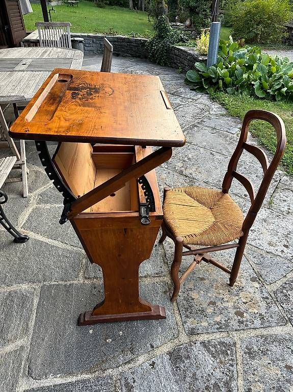 Scrivanie: Bureau ancien + Chaise – Usato da Hermance venduto da Alfaiate