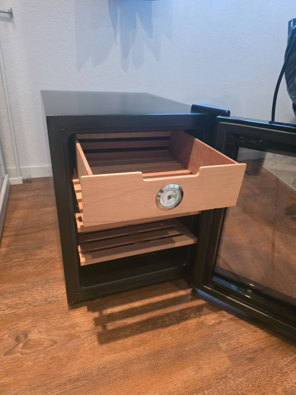 Humidor per sigari: Klarstein Humidor – Usato da Neuhausen venduto da Huegin 2