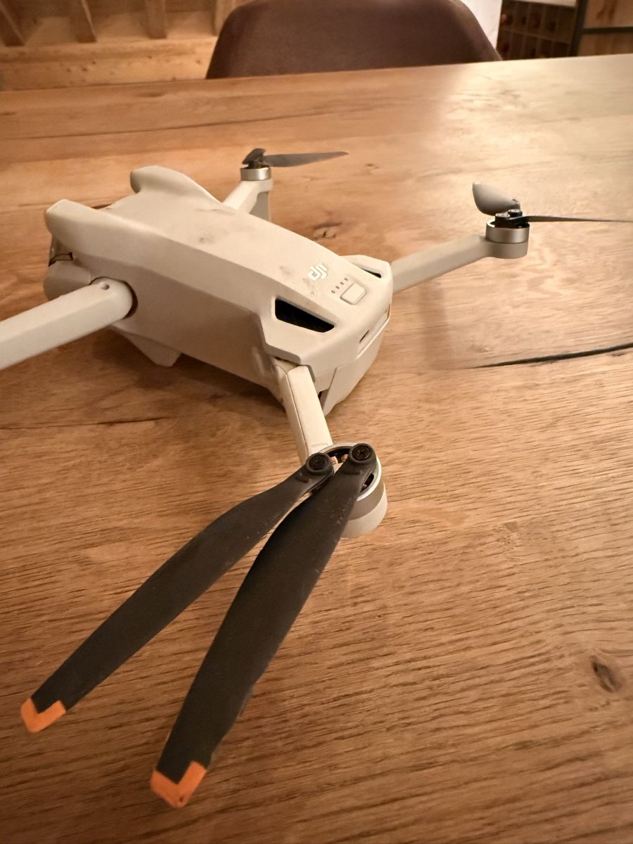 DJI RC Modellbau: Dji mini 3 défectueux  – Defekt aus Château D’oex von til_ys5p 2