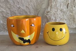 2 Übertopfe Kürbis und Smiley Keramik gebraucht