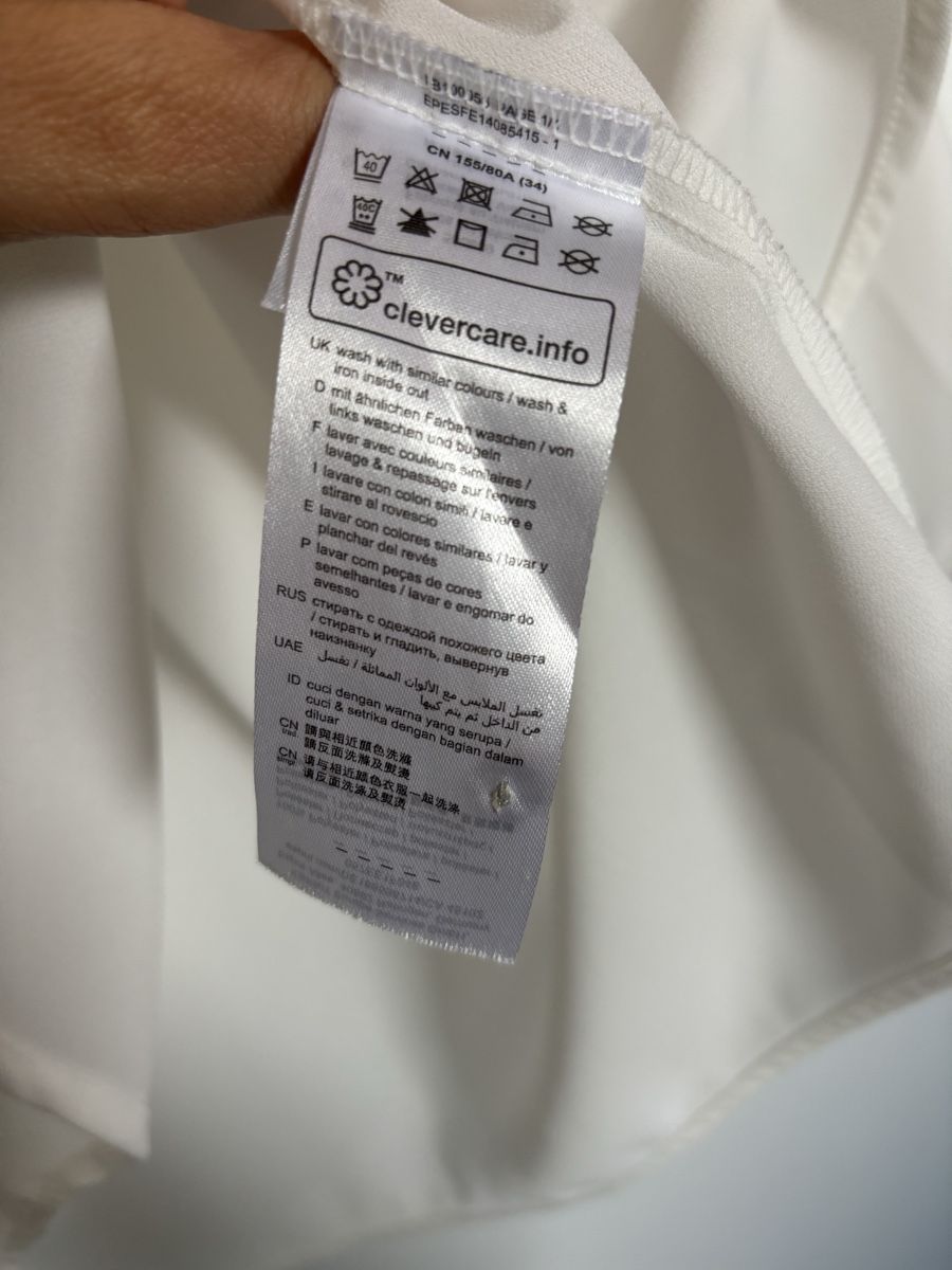 Esprit Lotti di vestiti: 2x Esprit Blusen schwarz und weiss – Usato da Ballwil venduto da lenovum 5