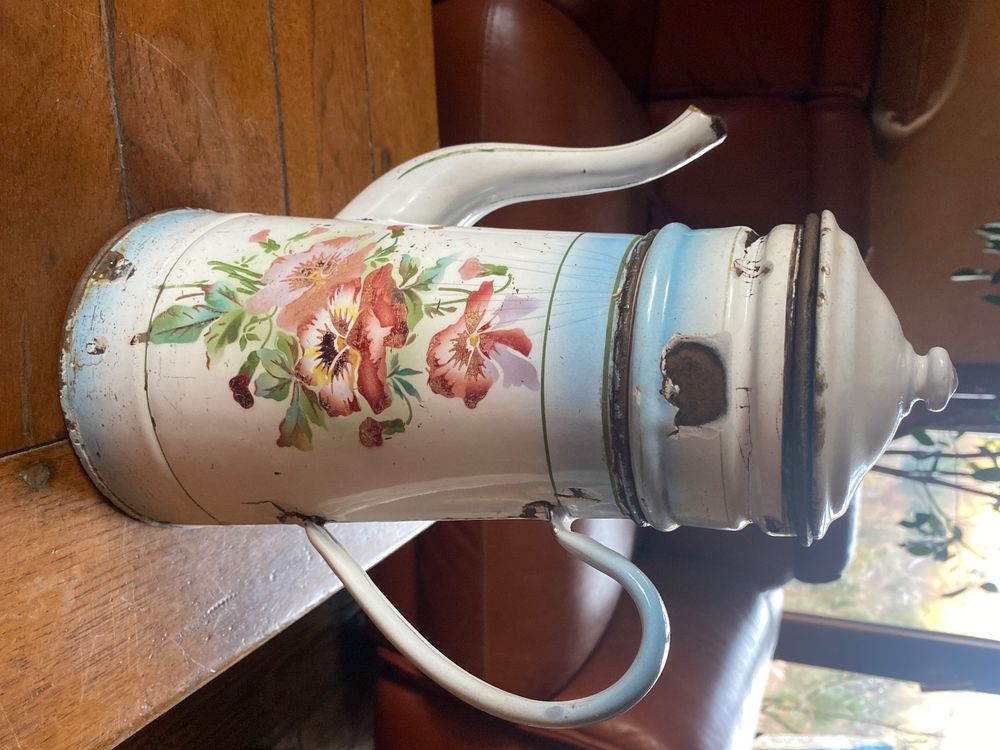 Ancienne cafetière en fer émaillée - Décoration