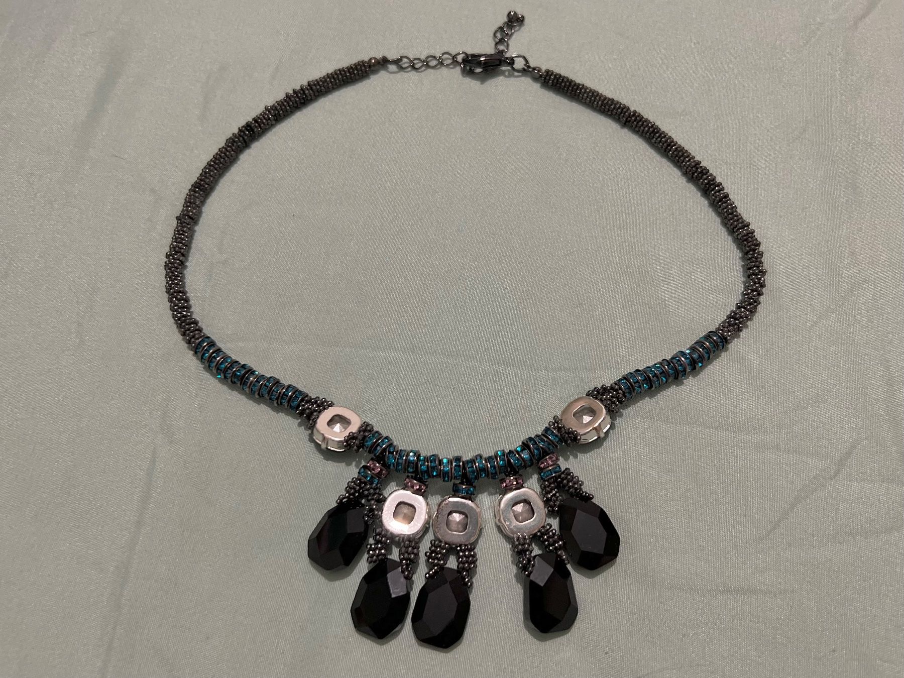 Catenine: Anthropologie multicolor gemstone necklace – Usato da Genève venduto da Ballpencase 3