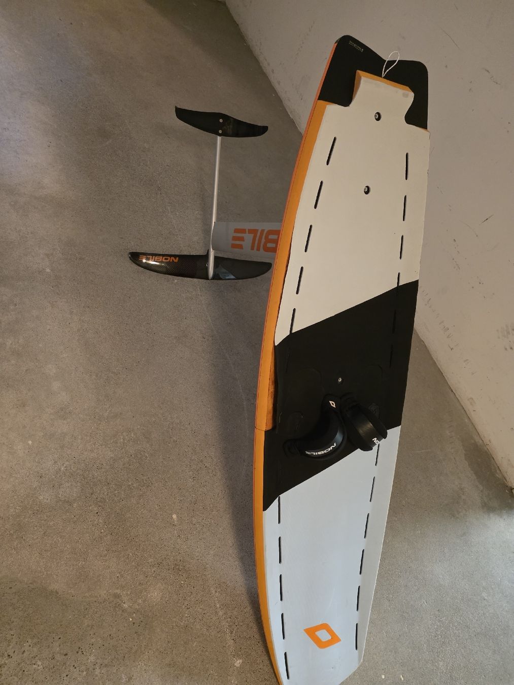 Aquilone: Nobile split kitefoil  waveBoard mit zenFoil surf/carbonrace – Usato da Unterterzen venduto da Twandy4 2