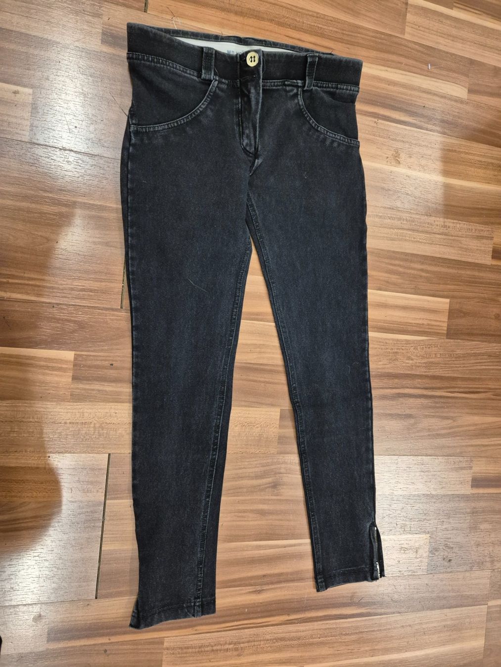 Pantaloni: Stretchhose Freddy wr up gr34 B21 – Usato da Schwarzenburg venduto da Flamingo07