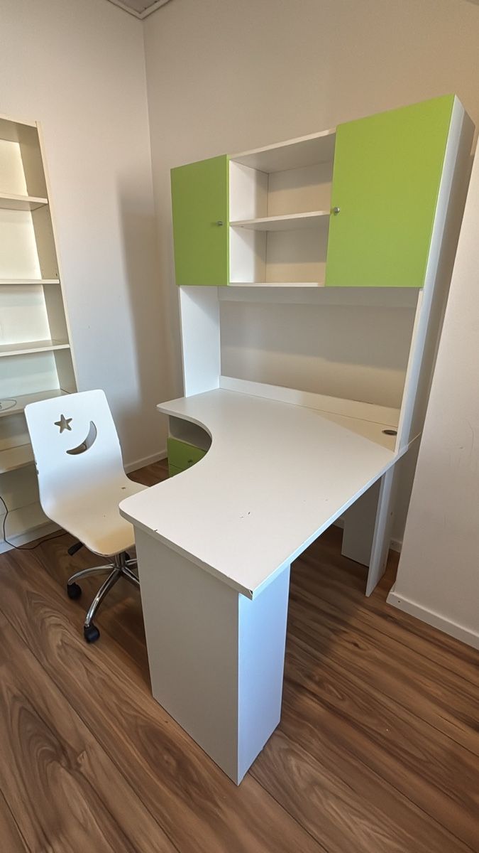 Scrivanie: FREE Bureau – Usato da Préverenges venduto da cga_pqn9