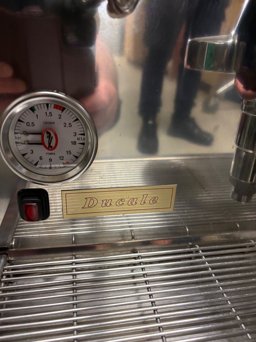 Kaffeemaschinen & Espressomaschinen: Machine à café prof. Ducale 2 groupes acier inoxydable – Gebraucht aus Avenches von Zurcal 2