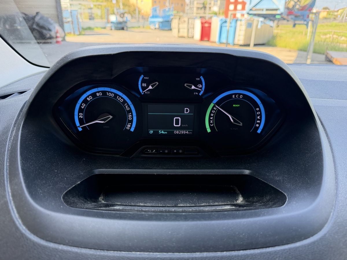Peugeot Véhicules utilitaires: Peugeot e partener  – D'occasion à Gordola par sai_2bz9 9