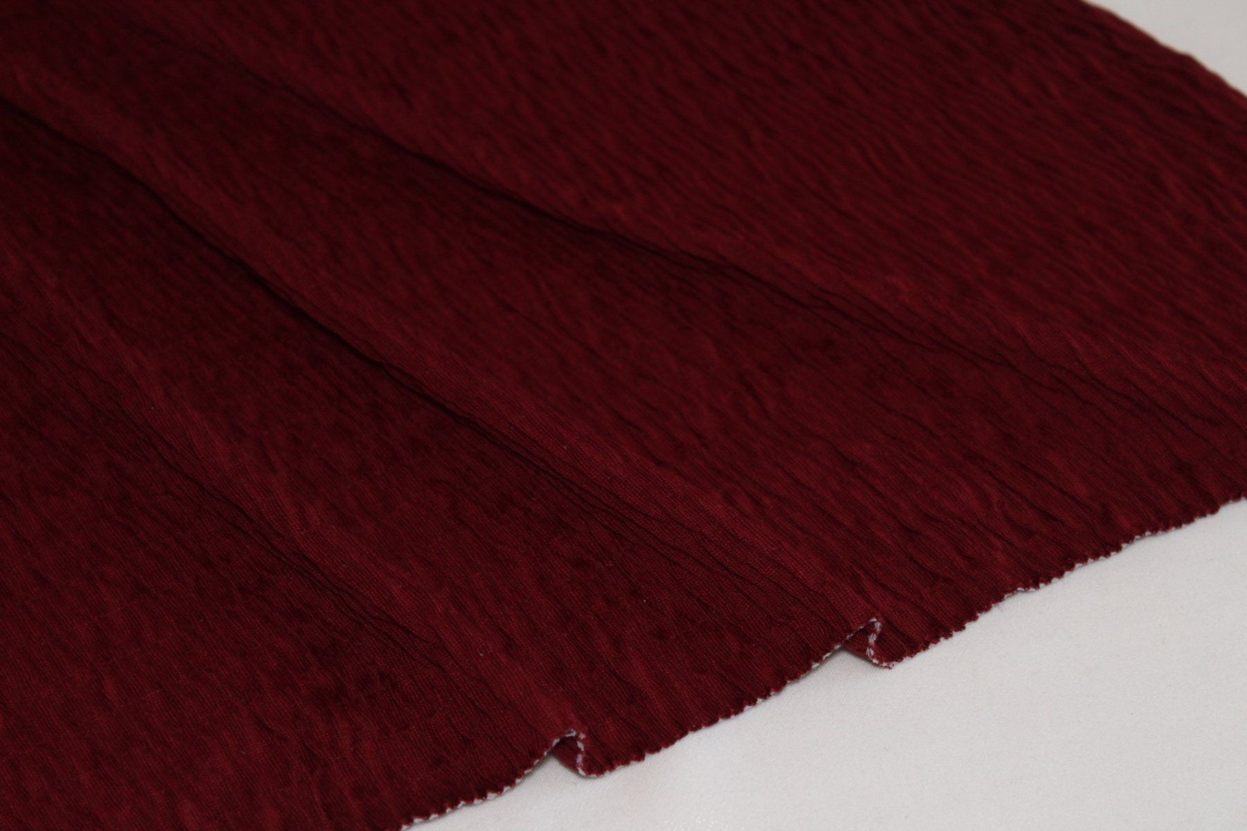 Tissus: Stoff Jersey gesmokt bordeaux – Neuf (Voir description) à Obfelden par solomon111