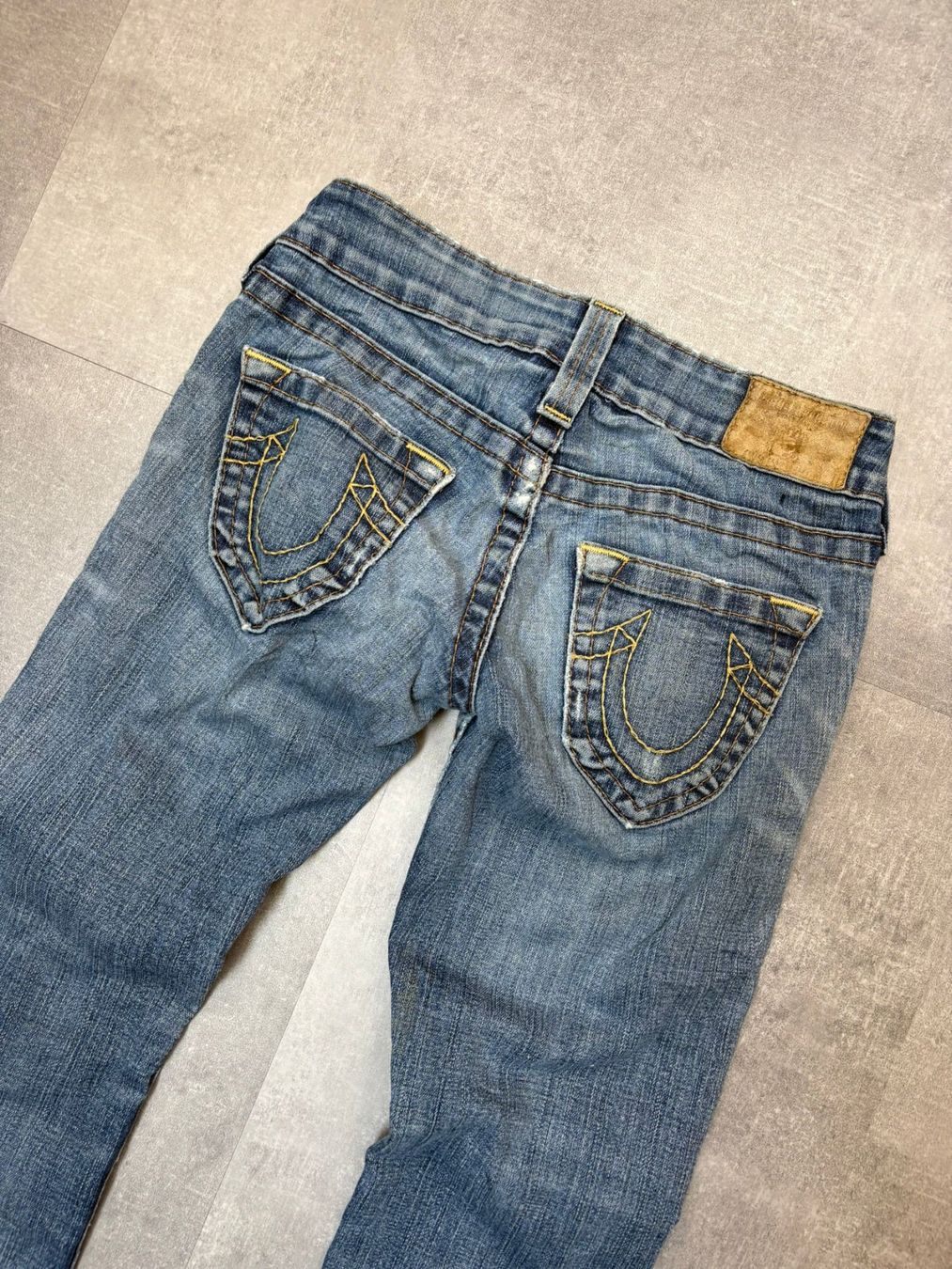 True Religion Jeans: True Religion Bootcut Flared Jeans - Grösse XS/24 – Nuovo (secondo la descrizione) da Werdenberg venduto da hase.vintage 2