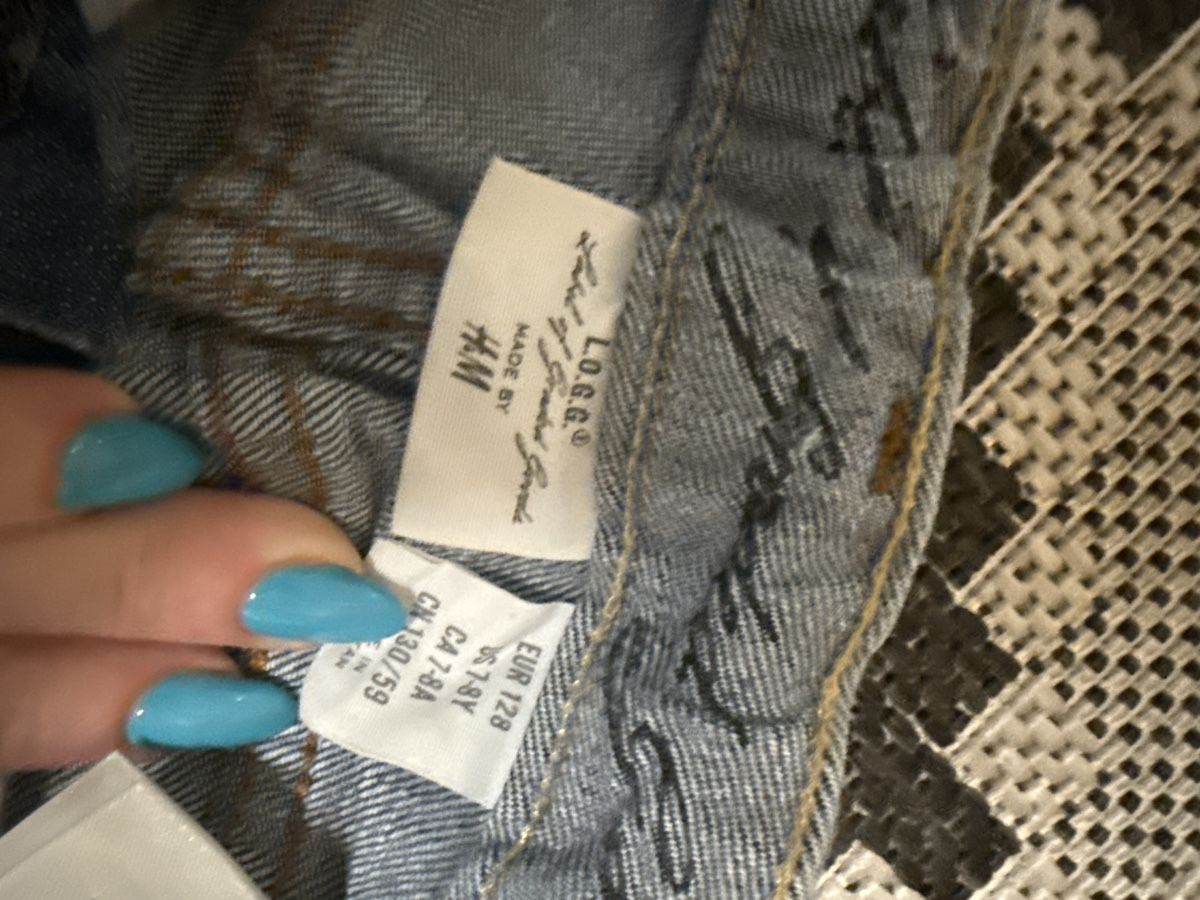H&M Hosen: H&M Jeans-Shorts, Gr. 128, – Gebraucht aus Zürich von Krikri21 2