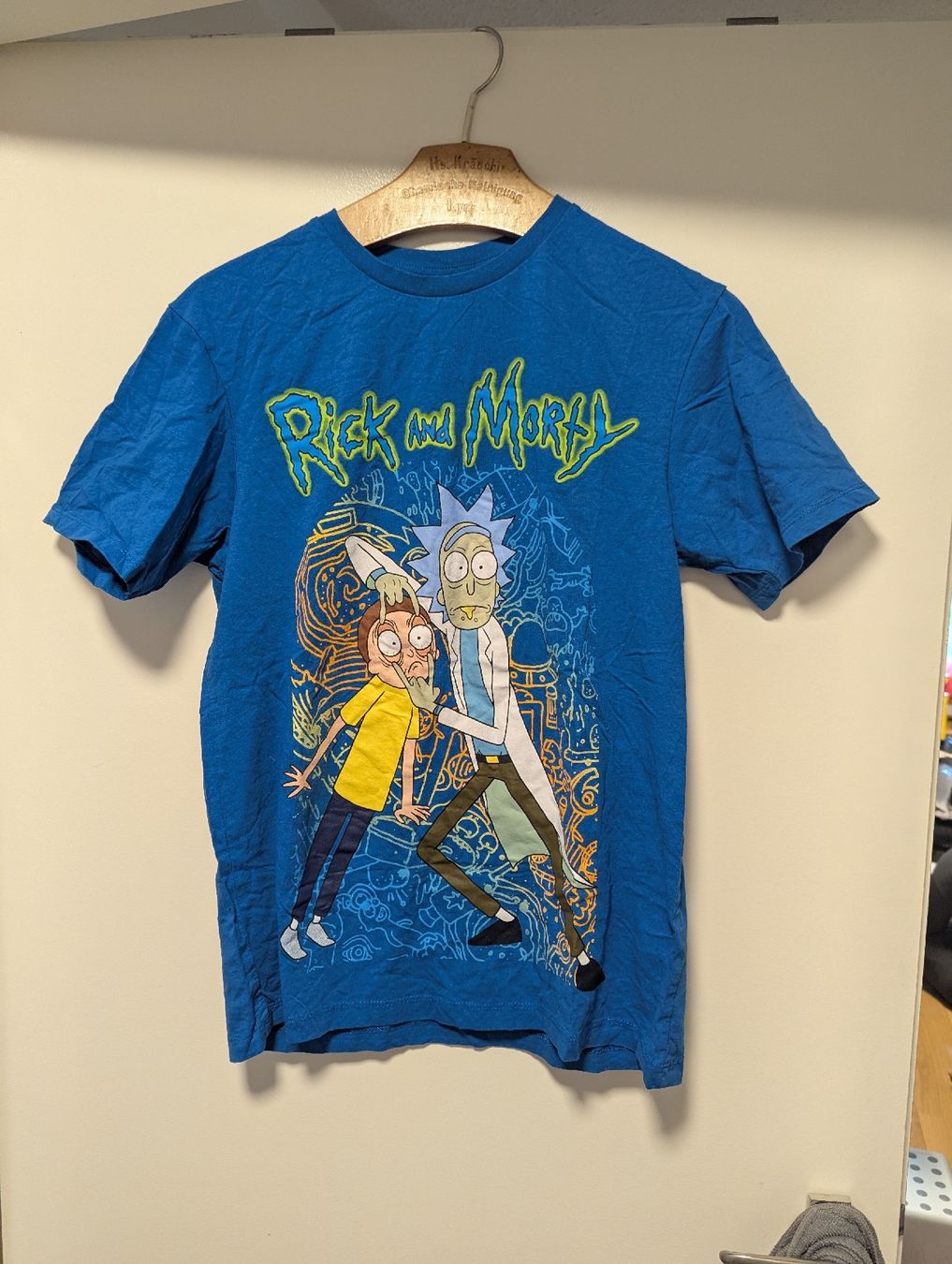 T-shirt: Rick and Morty T-Shirt – Usato da Bülach venduto da Cat_2.5
