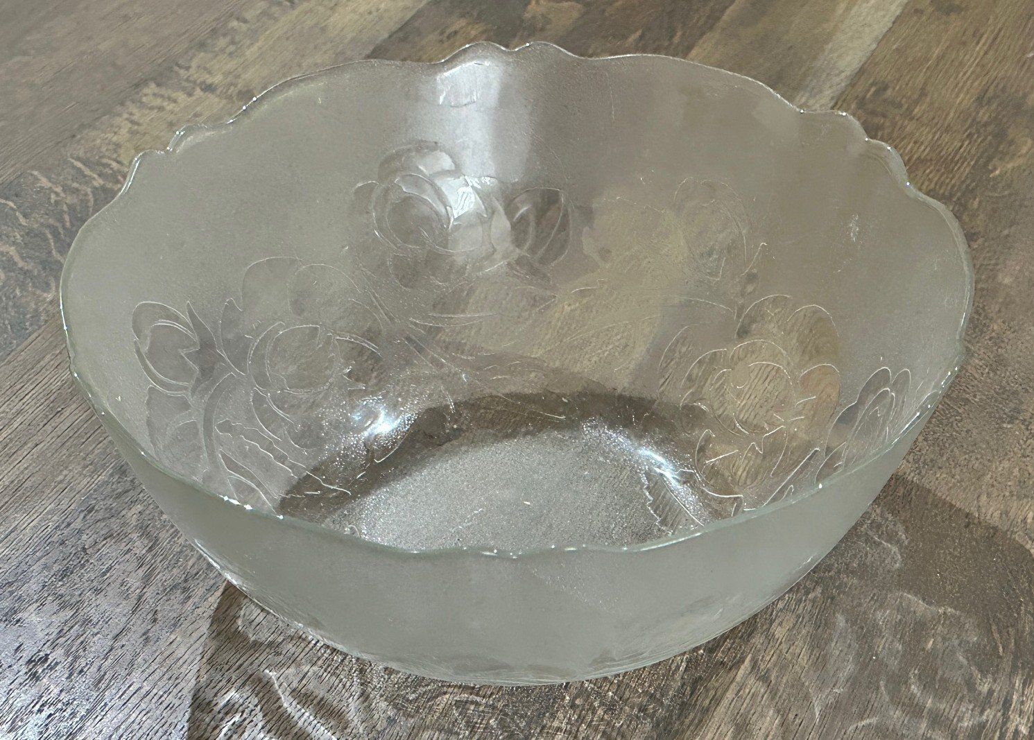 Schalen: Glasschale mit Rosenmuster, Durchmesser ca. 30 cm – Gebraucht aus Auw von beretta1966 1