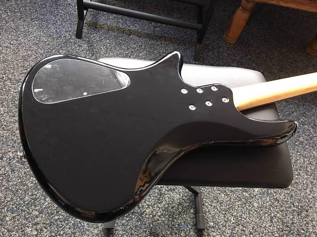 Musikinstrumente: Basse Schecter 4 cordes pour le métal – Gebraucht aus Morges von GvnMusic 4