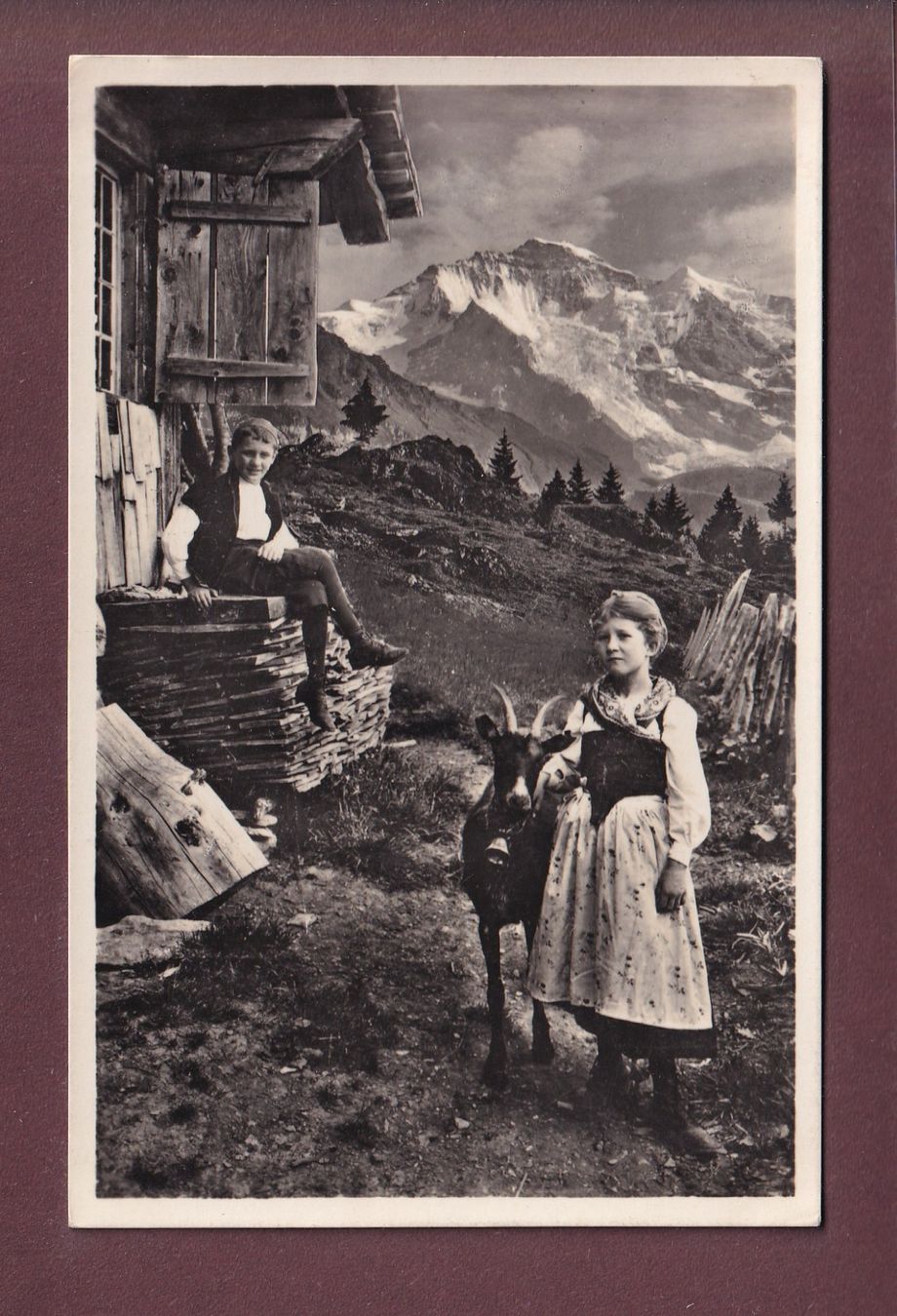 Cartoline postali: Jungbauern vor der JUNGFRAU - 1931 – Usato da Pully venduto da nicecards