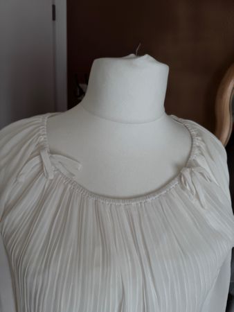 Hübsche Bluse im Plisee Eierschalen-weiss Gr XL