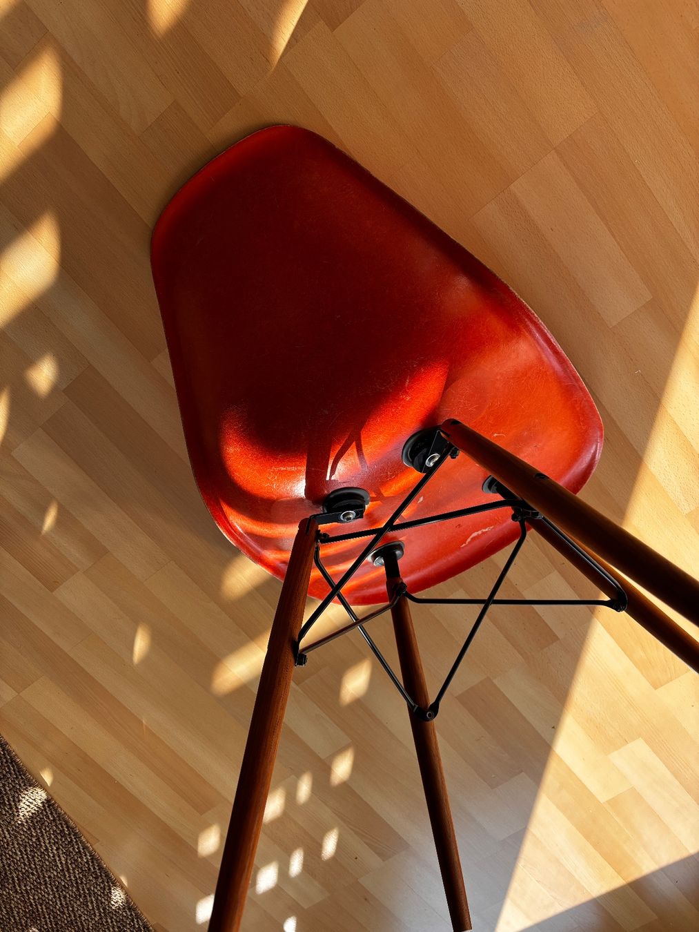 Herman Miller Sedie: eames fiberglas sidechair orange – Usato da Thun venduto da Gogan 2