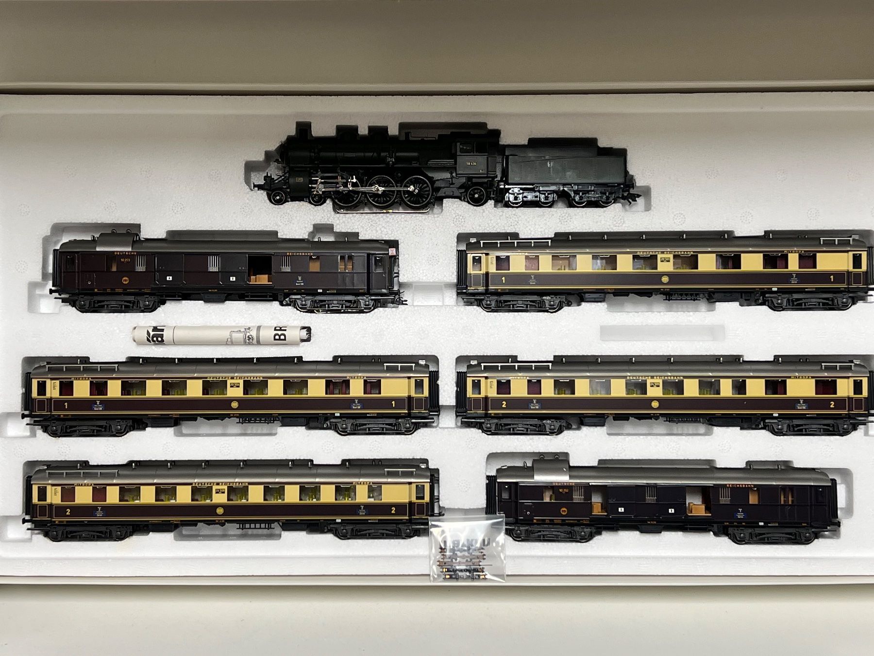 Märklin Modellini di ferrovie: Märklin 28506 Rheingold Digital H0 AC – Nuovo (secondo la descrizione) da Neuenhof venduto da ludovicco