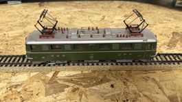 Märklin 3050 Elektrolok Ae 6/6 grün gebrauchter Zustand