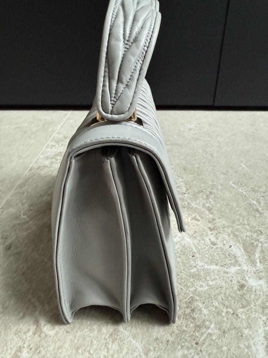 Miu Miu Borse da donna: Iconic Miu Miu matelassé leather bag – Usato da Cologny venduto da sab_xh7v 4