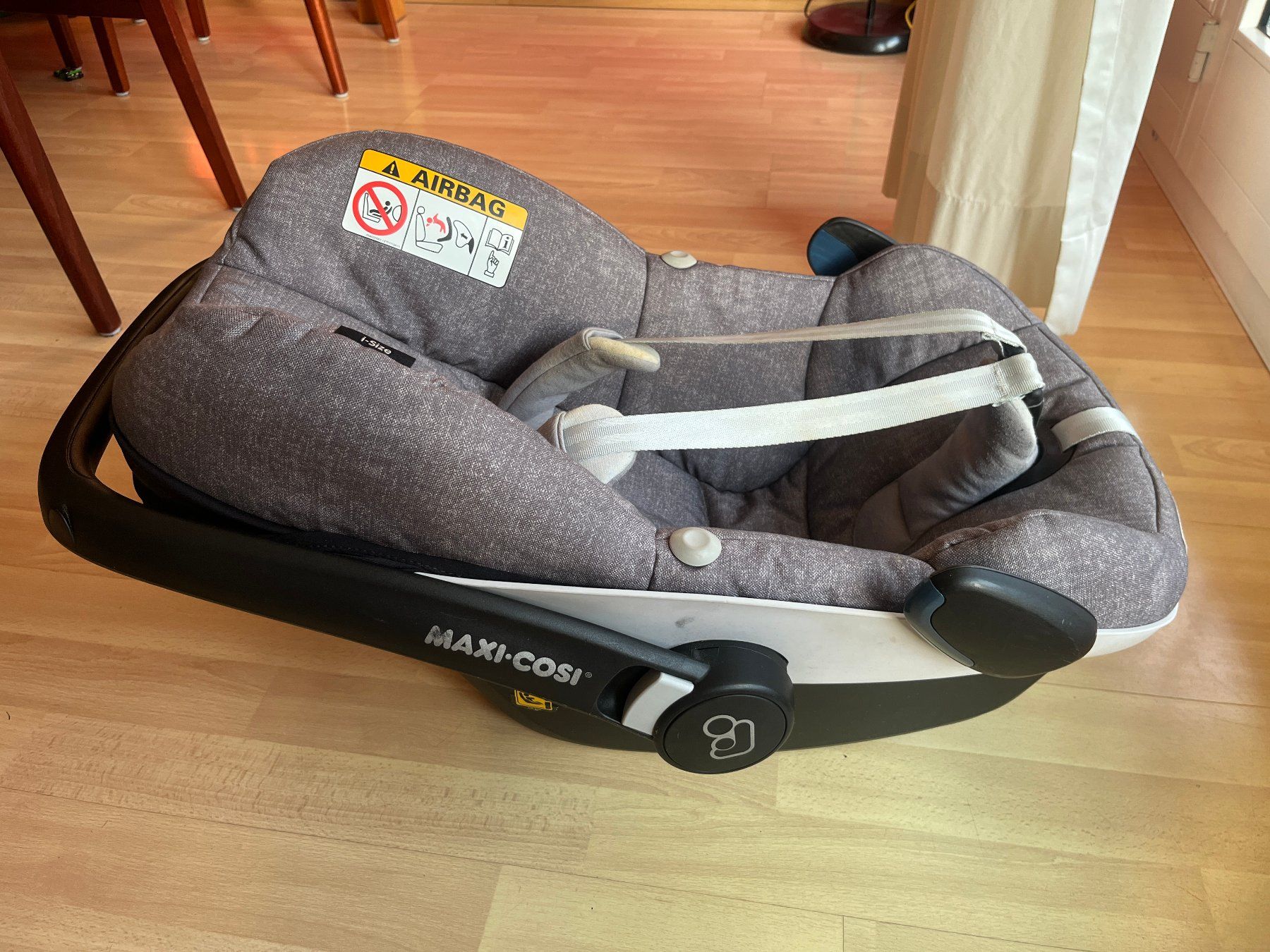 Maxi-Cosi Seggiolini per auto: Maxi Cosi Babyschale Pro i-Size Infant Carrier Module – Usato da Zollikerberg venduto da Cmmoser 1