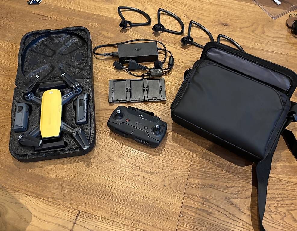 RC Kits de montage: DJI Spark Fly More Combo – D'occasion à Hütten par oscardohr