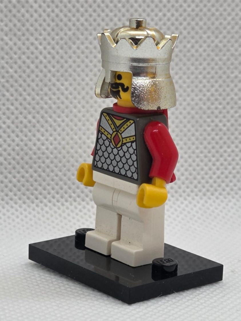 Lego Kit di costruzioni: LEGO Castle cas205 Chess King, Red Plastic Cape – Usato da Basadingen venduto da NekoBricks 1