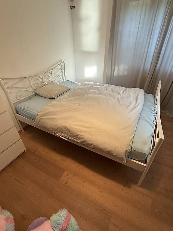 Betten: Bett mit Matratze  – Gebraucht aus Steckborn von chi_g9b5 1