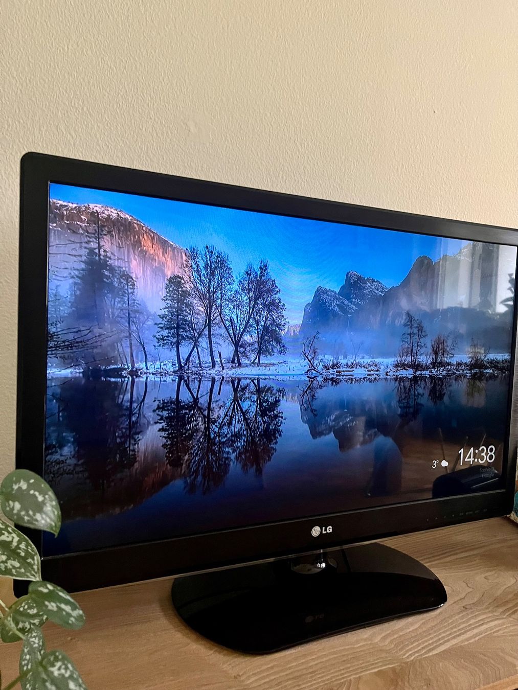 LG Televisori: LED Fernseher LG 32 Zoll – Nuovo (secondo la descrizione) da Zürich venduto da Elo_ 1