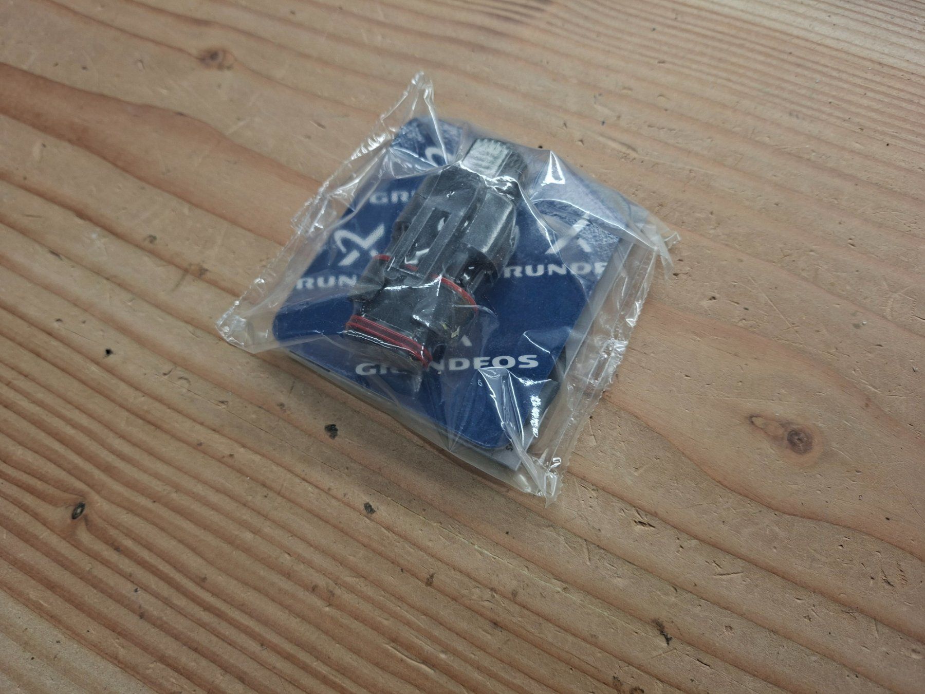 Heizung: Grundfos Pumpen Stecker – Neu und originalverpackt aus Neunkirch von MaElekt 1