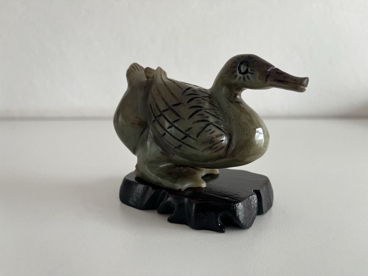 Statuette: Ente mit Holzsockel aus Nephrit-Jade – Usato da Wetzikon ZH venduto da seli03 3