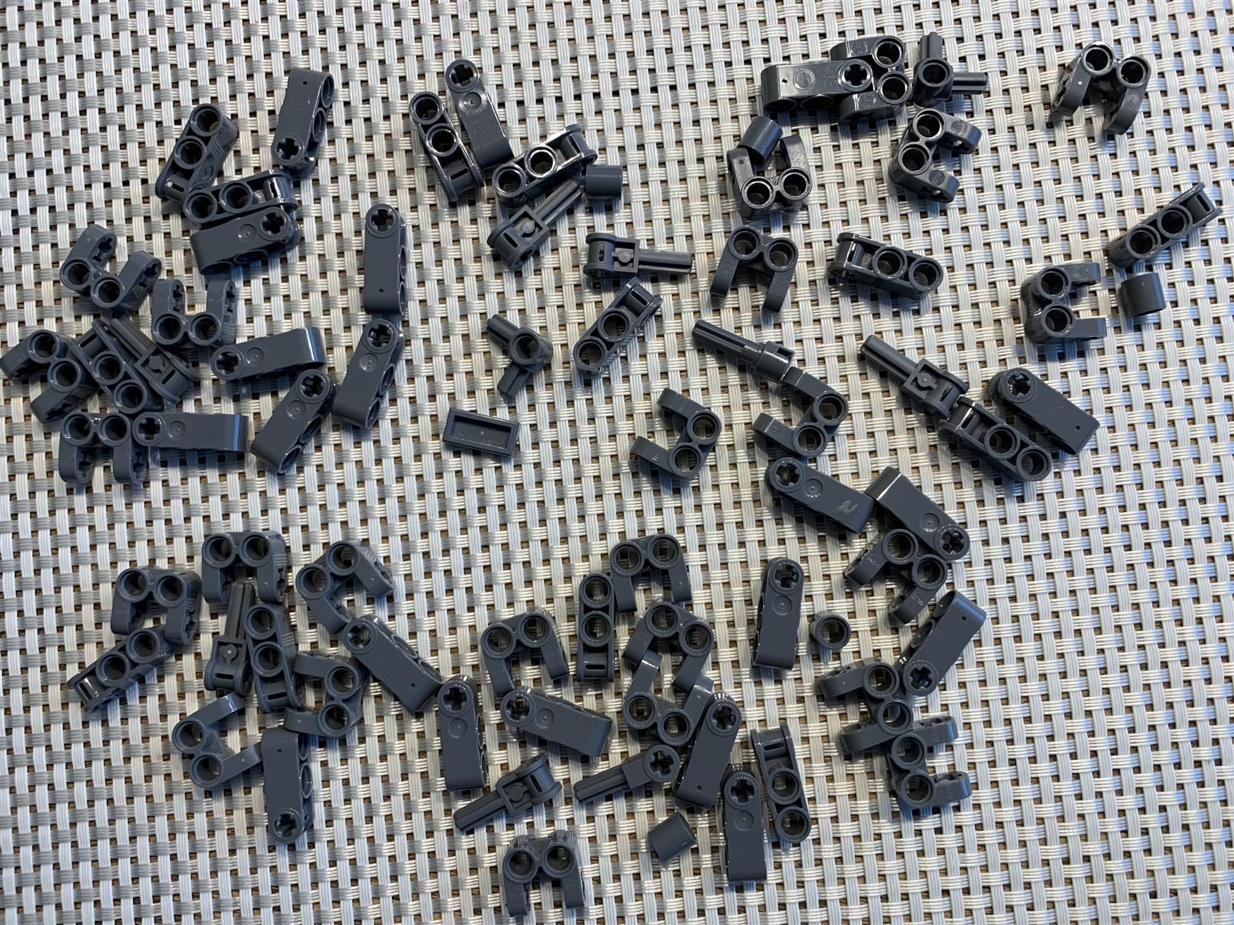 Lego Kit di costruzioni: Lego Technik dunkelgrau Verbinder 42043 – Usato da Buochs venduto da Techtelmechtel