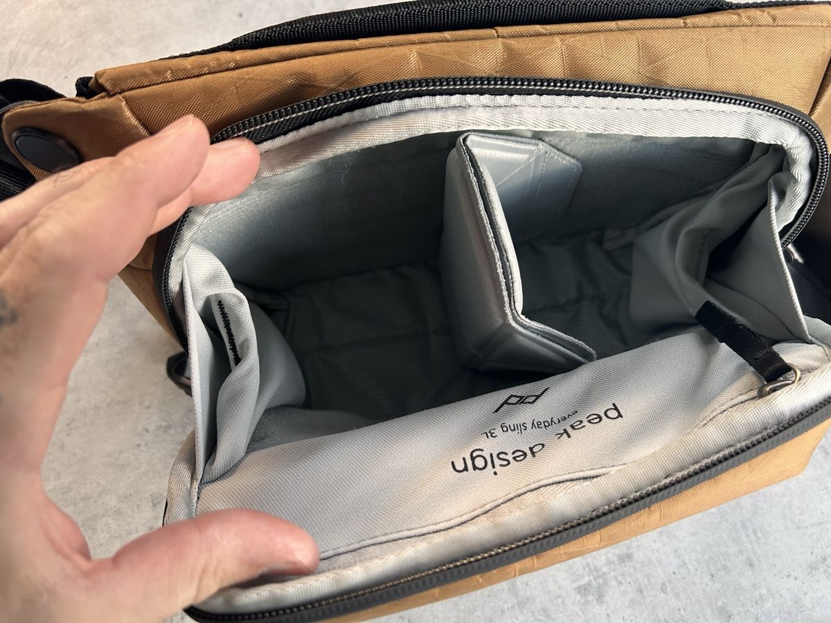 Taschen: Peak Design Everyday Sling 3L beige – Gebraucht aus Urtenen-Schönbühl von tiptog 3