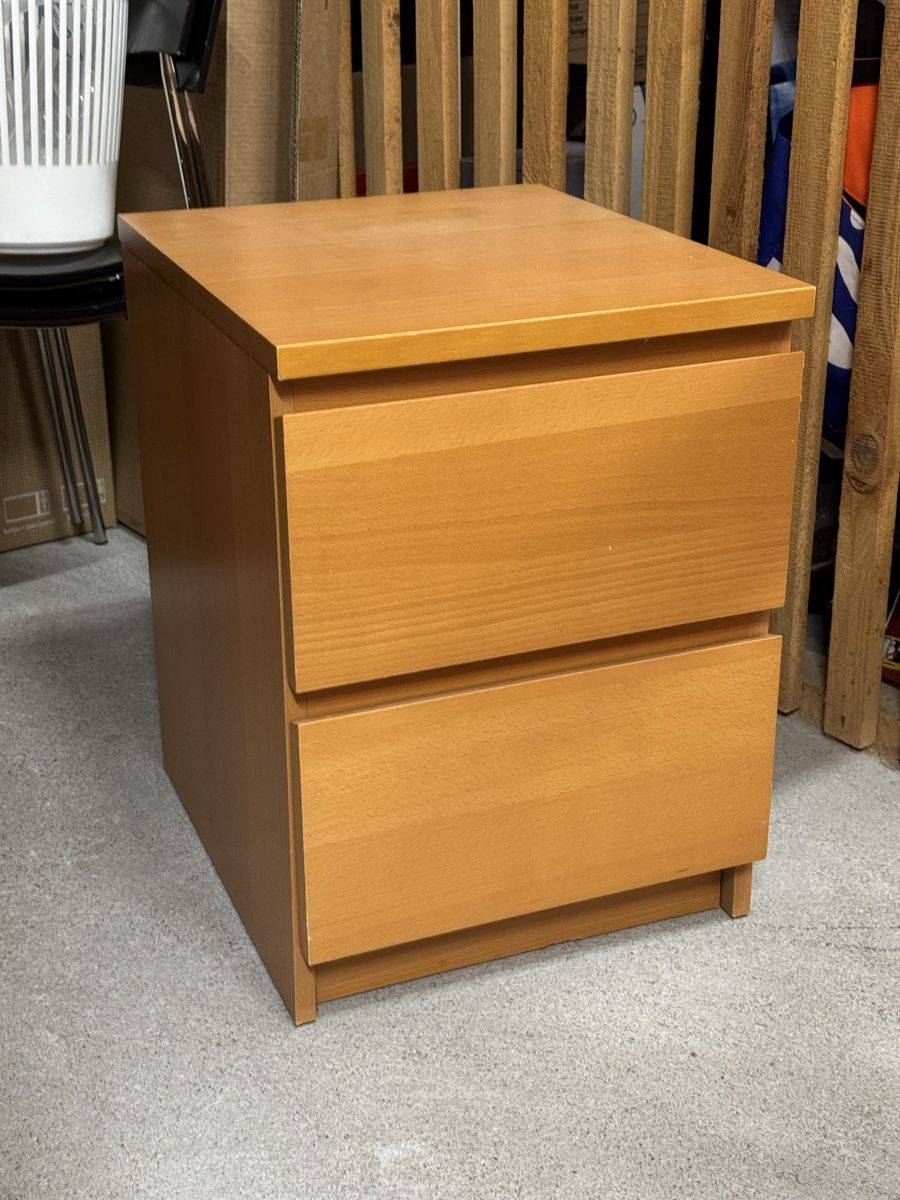 Ikea Nachttische: Nachttisch IKEA Malm – Gebraucht aus Bern von oakley09