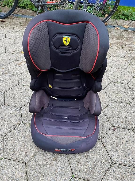 Sièges auto: zweiteiliger Kindersitz / Autositz – D'occasion à Derendingen par Timida