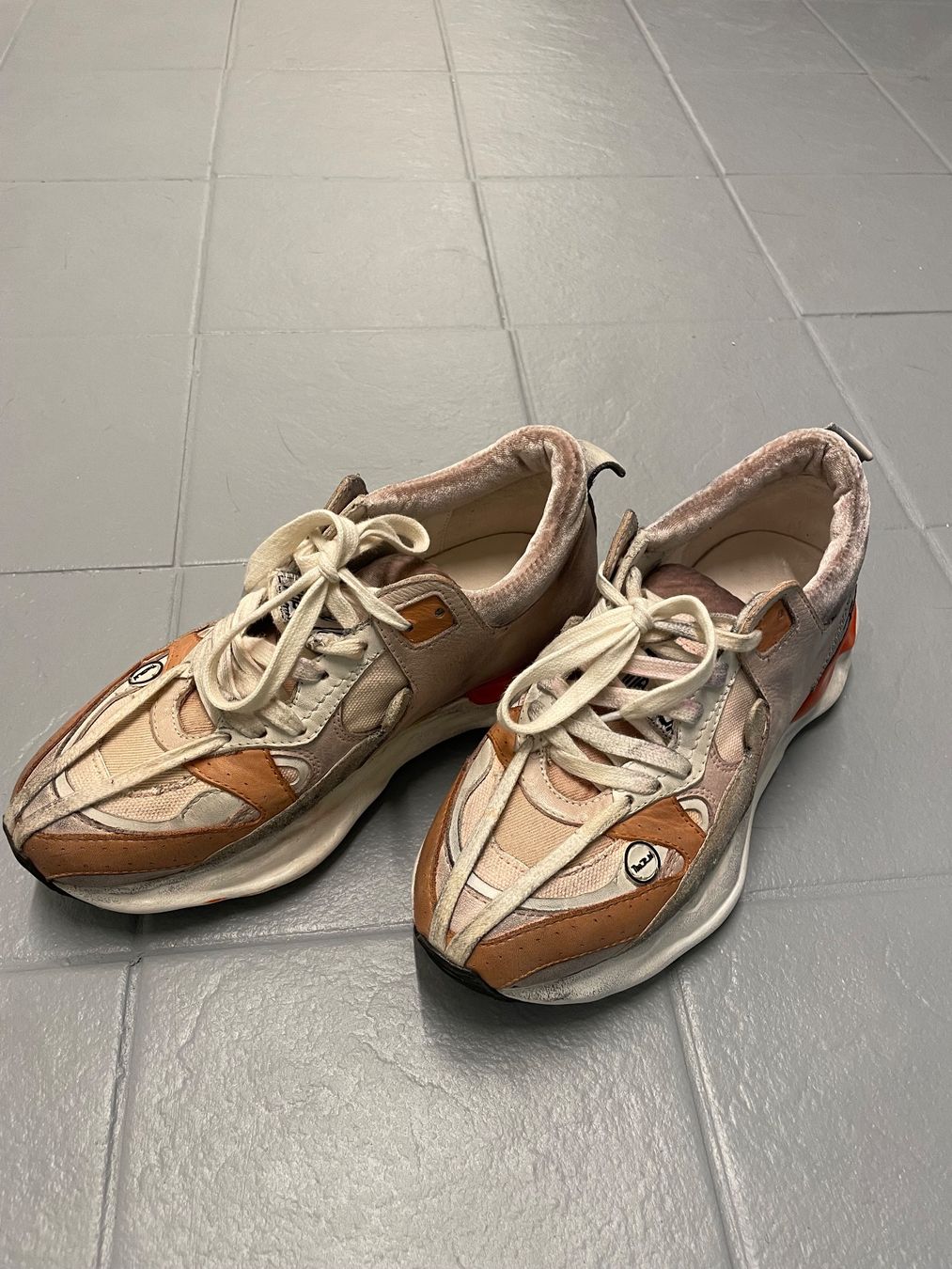Scarpe da donna: Sneaker R.W. Luxus – Nuovo (secondo la descrizione) da Trüllikon venduto da Megan 1